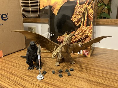Sh Monsterarts King Ghidorah-image