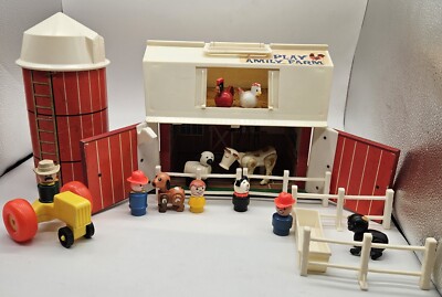 Vintage 1967 Fisher Price Family Farm Set Barn Silo People Animals Door Sound-image
