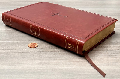 Holman KJV Ultrathin Reference Bible Brown LeatherTouch Indexed Red Letter-image