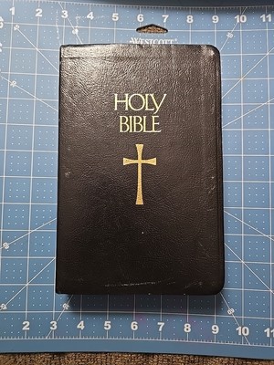 Holy Bible New American Bible by Catholic Bible Press 9053NBK 1987 Like New-image
