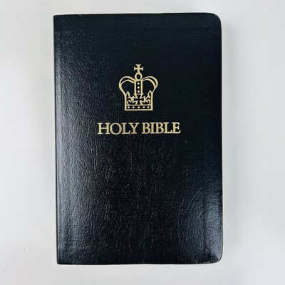 Holy Bible King James Version 1982, Tyndale Black Leather, Red Letter 2373-2-image