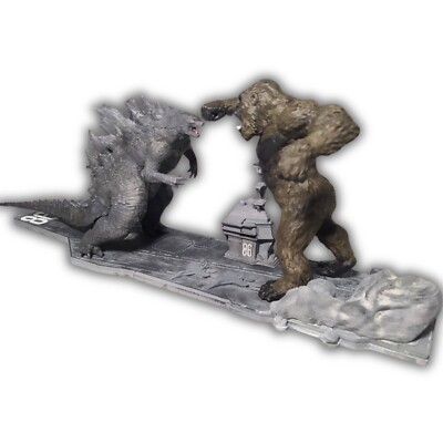 Diorama Godzilla Vs Kong 5.1 inch height hand painted Collectible Art-image