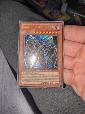 YuGiOh Destiny Hero - Plasma (CT04-EN003) Secret Rare Limited Edition-image