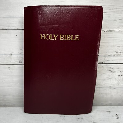 Bible NKJV New King James Giant Print Center Reference Red Letter Nelson 1982-image