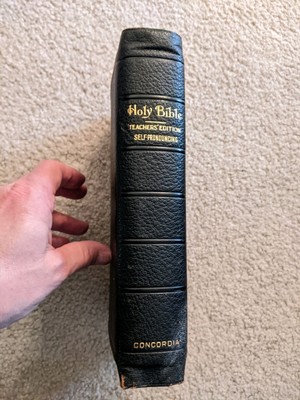 Holy Bible Teacher's Edition, Self-Pronouncing. Indexed, Leather. Concordia. VTG-image