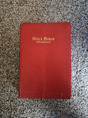 Self-Pronouncing Edition Holy Bible Concordance World Publishing Red Leather -image
