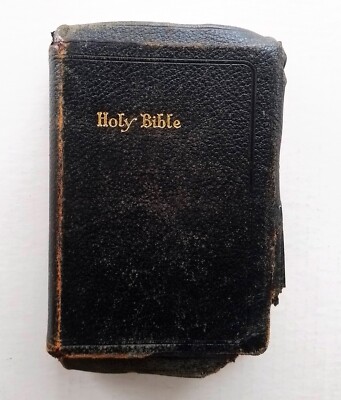 Antique KJV HOLY BIBLE Self-Pronouncing, Red Letter, Genuine Leather KING JAMES-image