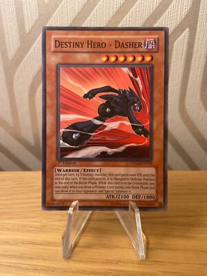 NEAR MINT 1st Edition Destiny Hero - Dasher DP05-EN010 Yugioh TCG Card Free P&P-image