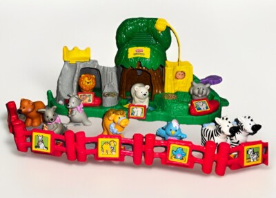 VTG Fisher Price 2001 Little PeopleAnimal Zoo Fence & Animals  (SOUND WORKS)-image