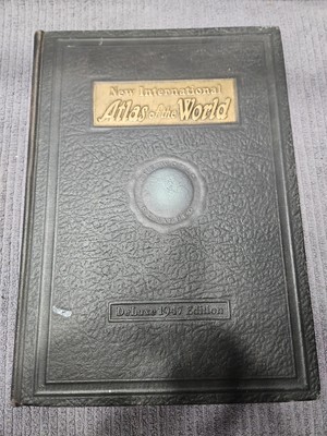 Vintage Deluxe 1947  Edition New International Atlas of the World HC Leather-image