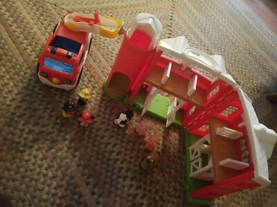 Fisher Price Set Little People Animal  Farm Barn Sound Firetruck Figures Vintage-image