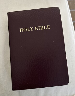 Holy Bible, Gift and Award Bible - Softcover, King James Version, Burgundy, New-image