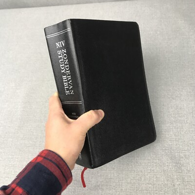 NIV Study Bible Black Bonded Leather w/ Commentary & Maps - Zondervan-image