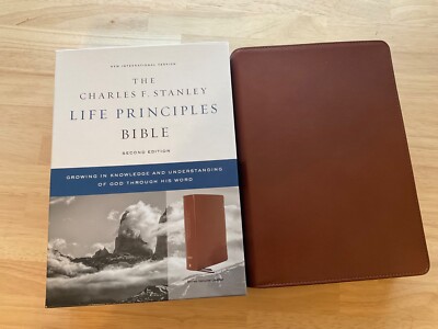 NIV Life Principles Bible 2020 Charles Stanley Brown Genuine Leather-image