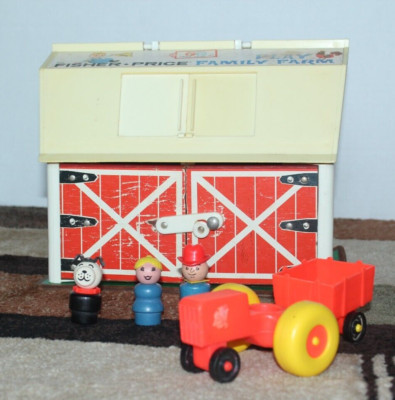 Vintage 1967 Fisher Price Little People Play Family Farm Barn #915 (No Sound)-image