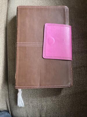 HOLMAN NKJV COMPACT ULTRATHIN BIBLE BROWN/PINK LEATHERTOUCH W/ MAGNRTIC FLAP-image