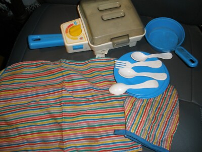 Vintage Fisher Price Fun with Food Plates, Utensils, Fryer with Sound, etc (T24)-image