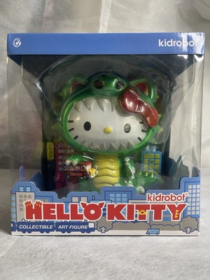 Hello Kitty/Kaiju Cosplay 8