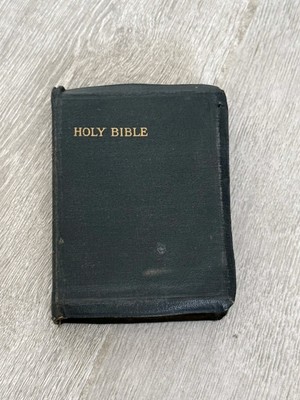 ✝️ VTG Holy Bible Cambridge Pocket Sized  Maps Gilt Edges Leather Thumb Indexed-image