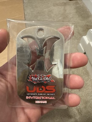 UDS Metal Pin Elemental Hero Crest Yugioh!-image