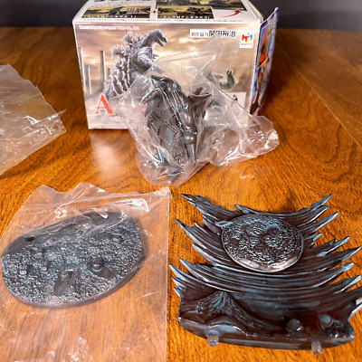 MEGAHOUSE ART WORKS Moguera The Mysterians Mini Figure Diorama Variant-image