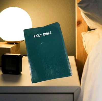 Holy Bible King James Version Green Nelson Red Letter 162TL 1984 Vintage-image