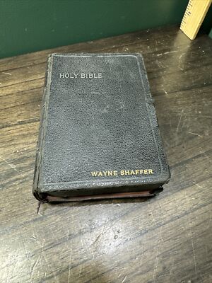 BIBLE Thomas Nelson's Holy Bible with Helps Pronouncing Illustrated-image