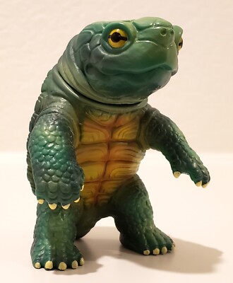ONE UP TAKEPICO KAMENGO 3-inch SOFUBI VINYL ART TOY turtle kaiju gamera-image