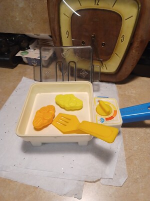 Vintage 1987 Fisher Price Sizzling Sound Frying Pan 2115 Spatula -image