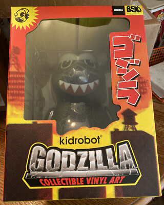 Glow in the Dark Godzilla 1954 8-Inch Art Statue-image