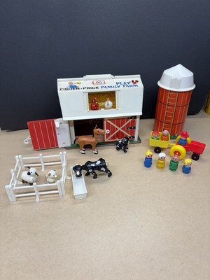 Fisher Price Vintage 1967 Little People Play Family Farm Barn Set MOO Sound-image